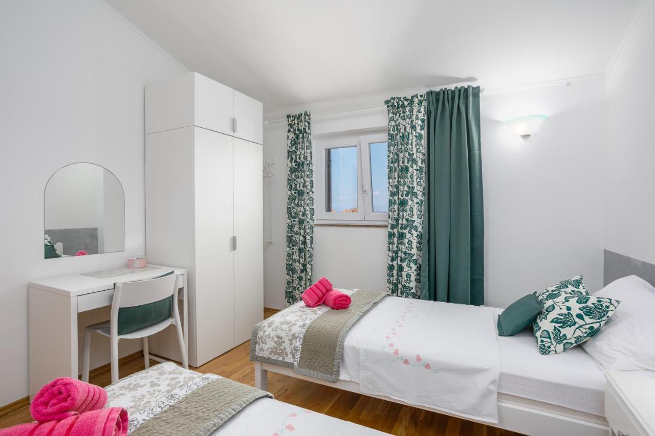 Apartment Rukavina นยีวีเซ ภายนอก รูปภาพ