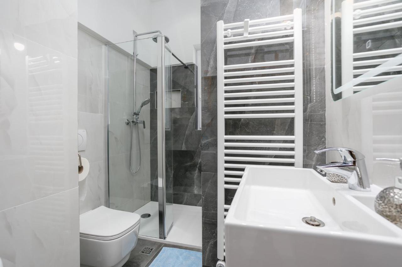Apartment Rukavina นยีวีเซ ภายนอก รูปภาพ